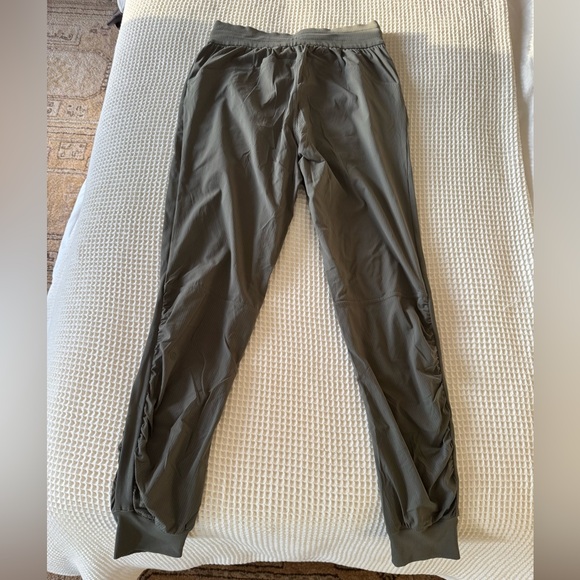 LULULEMON Beyond the Studio Jogger
Grey Sage - Picture 3 of 5